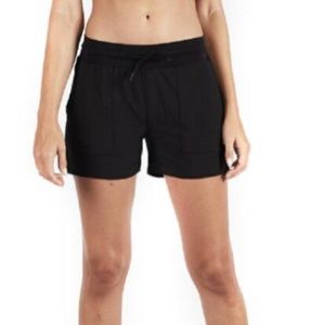 Vuori Summit Shorts